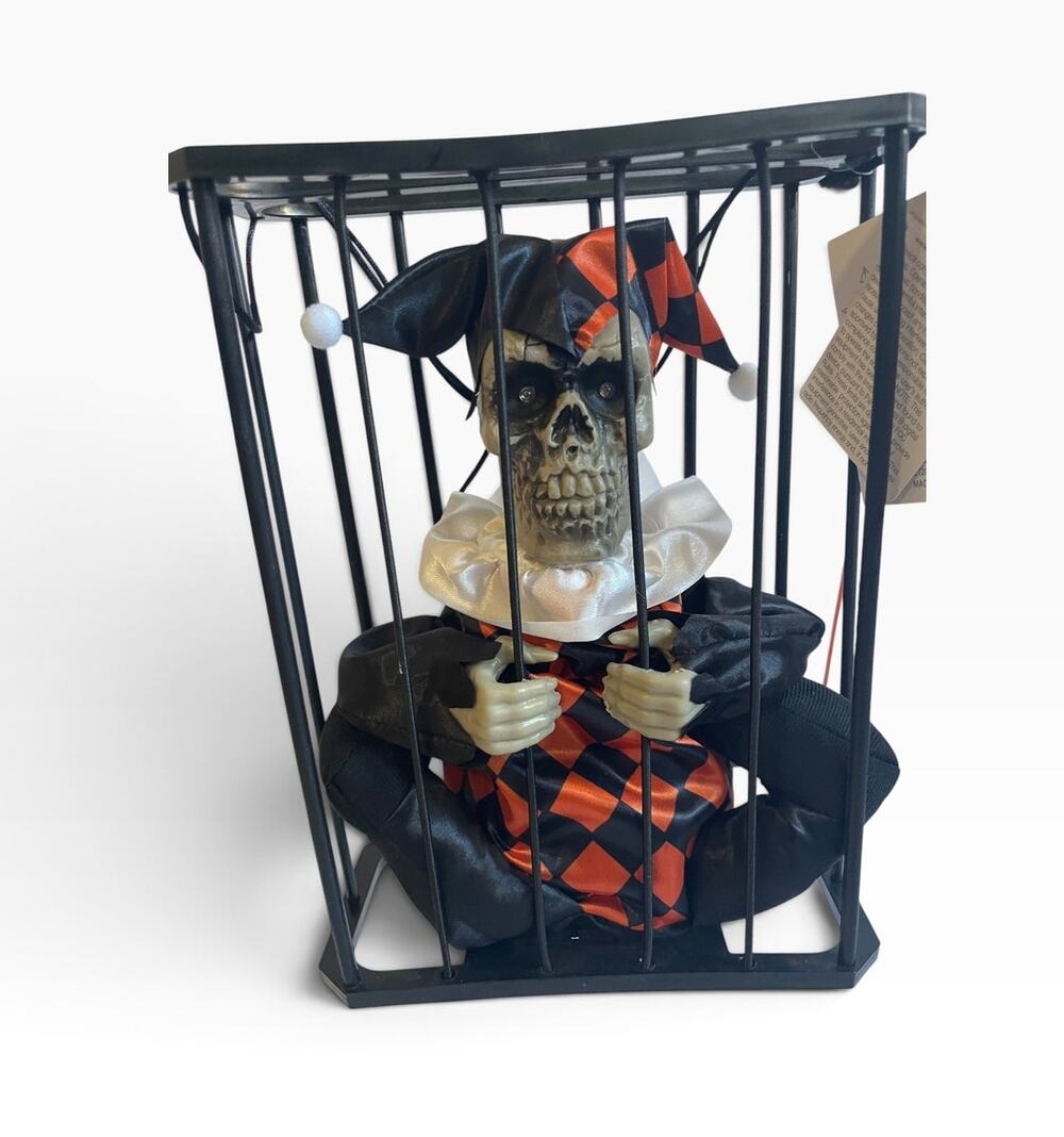 NWT Animated Halloween Caged Skeleton Jester Motion Activated Shaking Screaming
